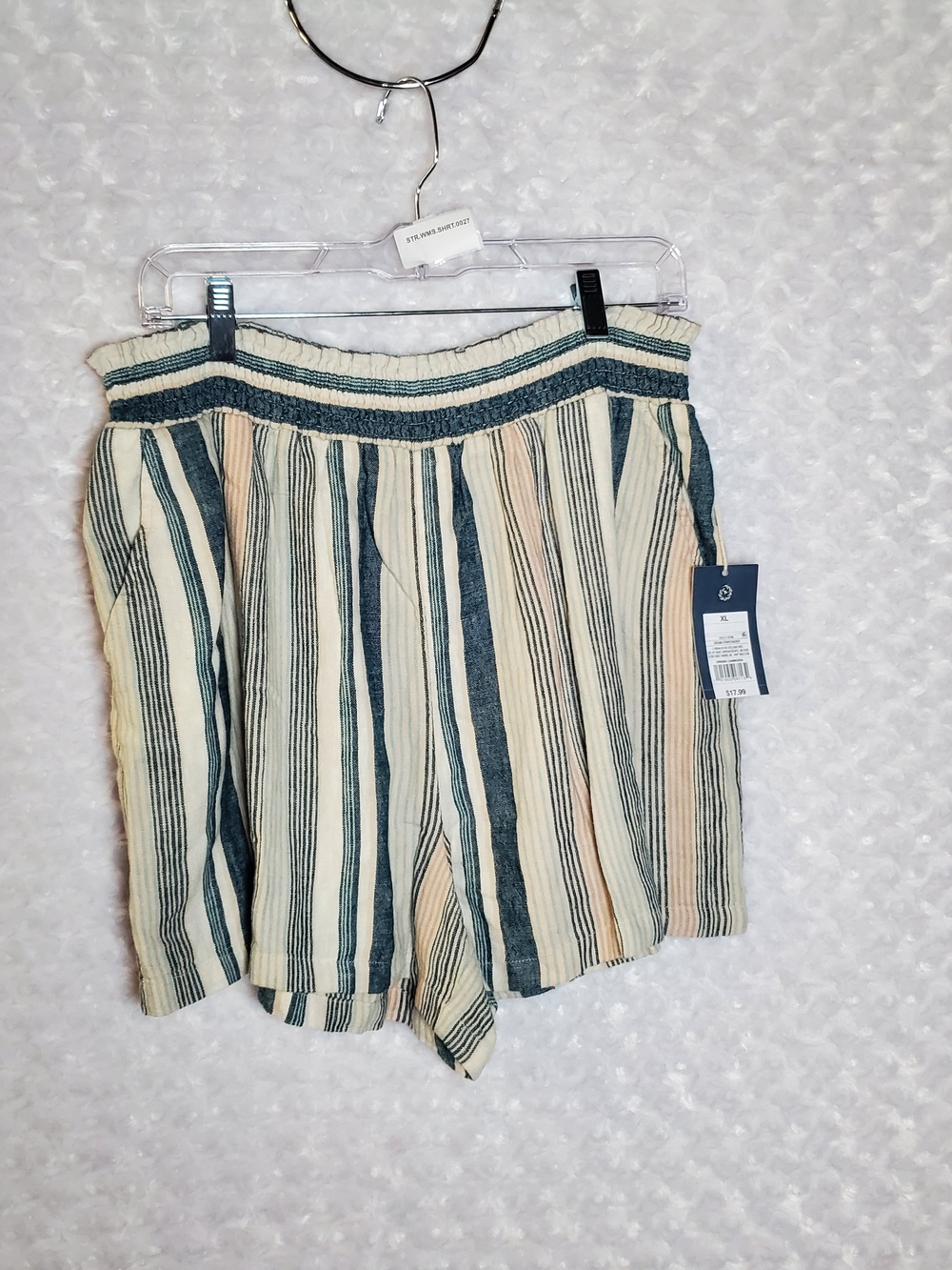Universal Thread High-Waist Striped Pull-On Shorts in Cream Size XL